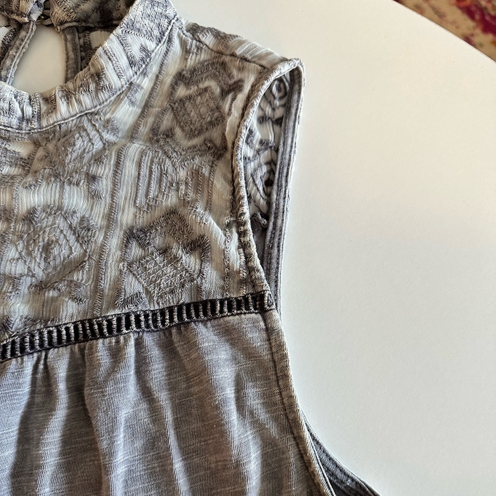 Knox Rose Heather Gray Sleeveless Blouse - Picture 5 of 6